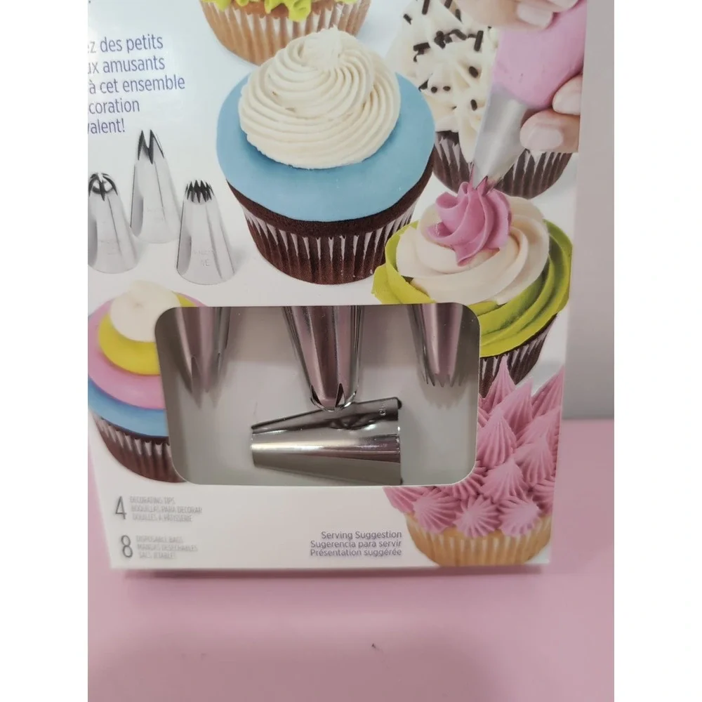 Wilton 12 Piece Cupcake Frosting Cake Cookie‎ Decorating Set Kit Tips Bags NEW